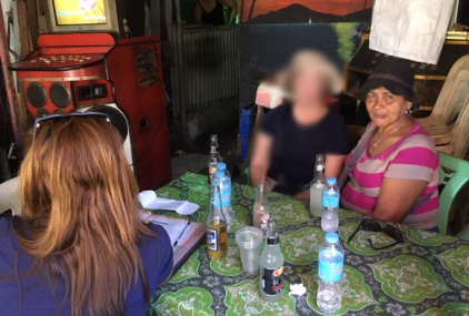 Philippines Scammer Thieves: Gina in pink. Baya facing away.